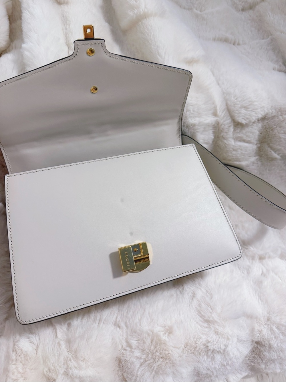 Gucci Sylvie small shoulder bag - Picture 9 of 15
